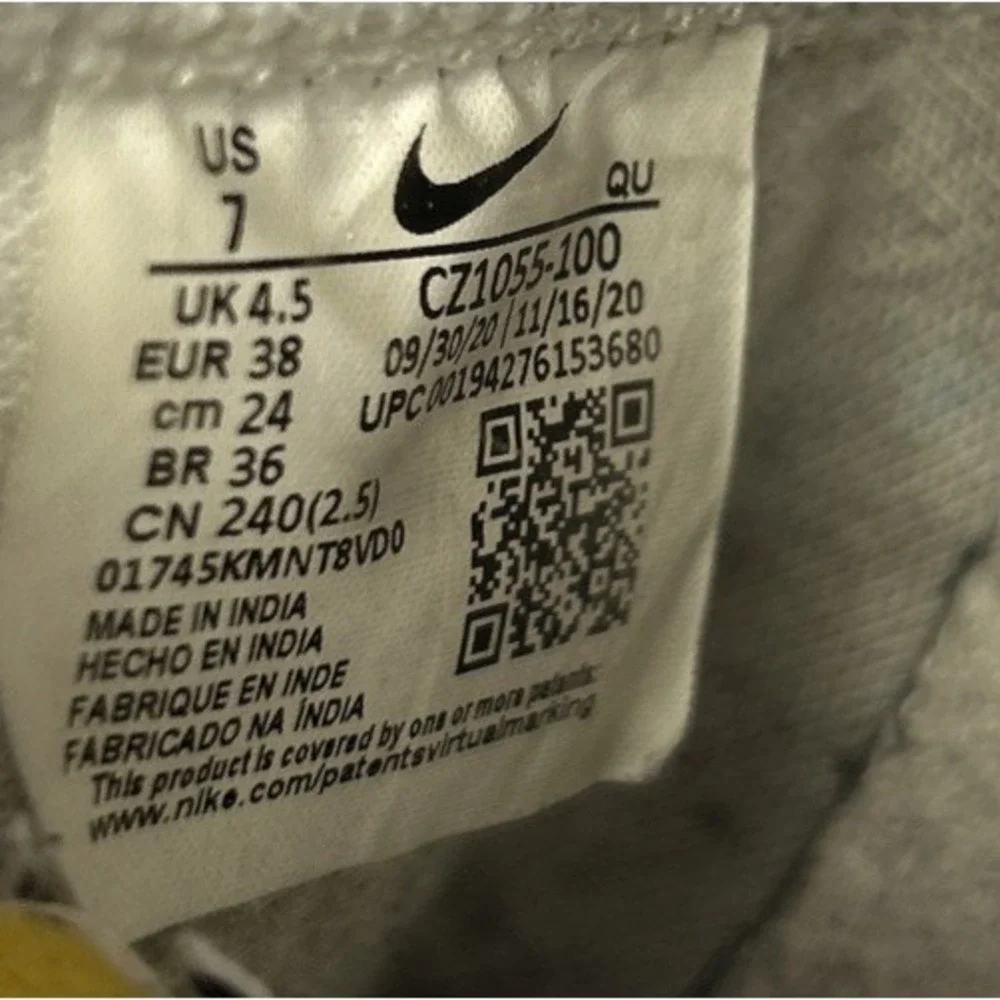 Nike Blazer Mid 77 Vintage White‎ Black Sail CZ1055-100 Women's Size 7 High Top
